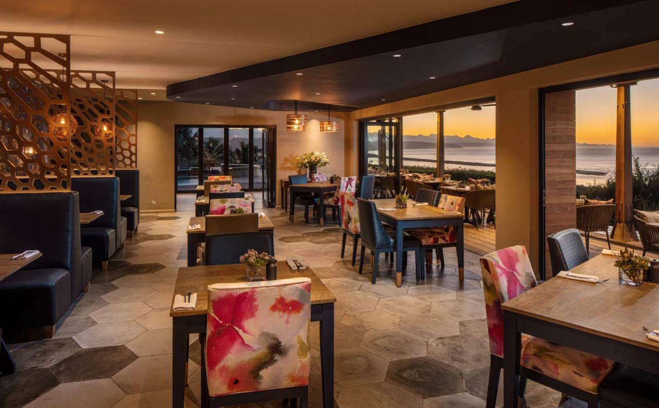 Sky Villa Boutique Hotel By Raw Africa Collection Plettenberg Bay Exterior photo The Beach Club